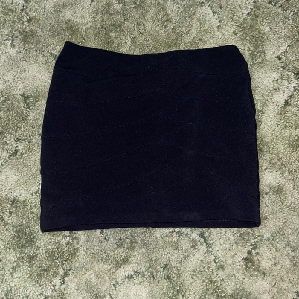 tight black skirt